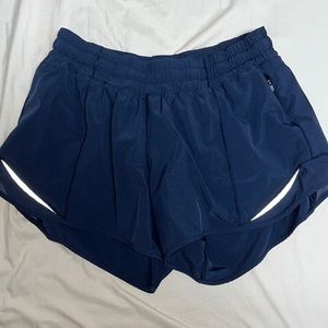 lulu lemon high waisted hotty hot shorts 2.5”